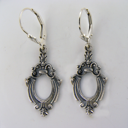 "Petite Drapes" Vintage Filigree Earrings